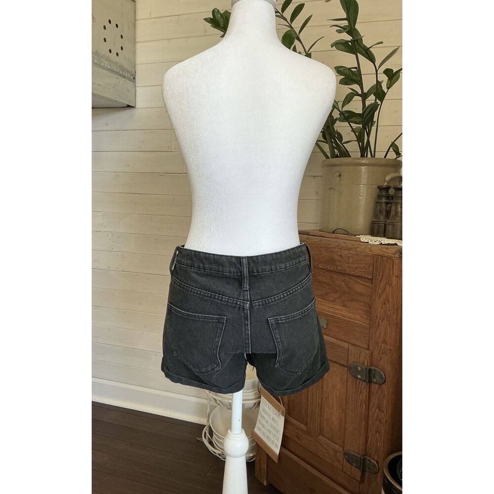 H&M Women's Black Cuffed Stretch Jean Denim Shorts sz 2
